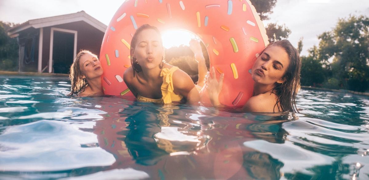 Florida-Airbnb-House-Pool-Party-Girls