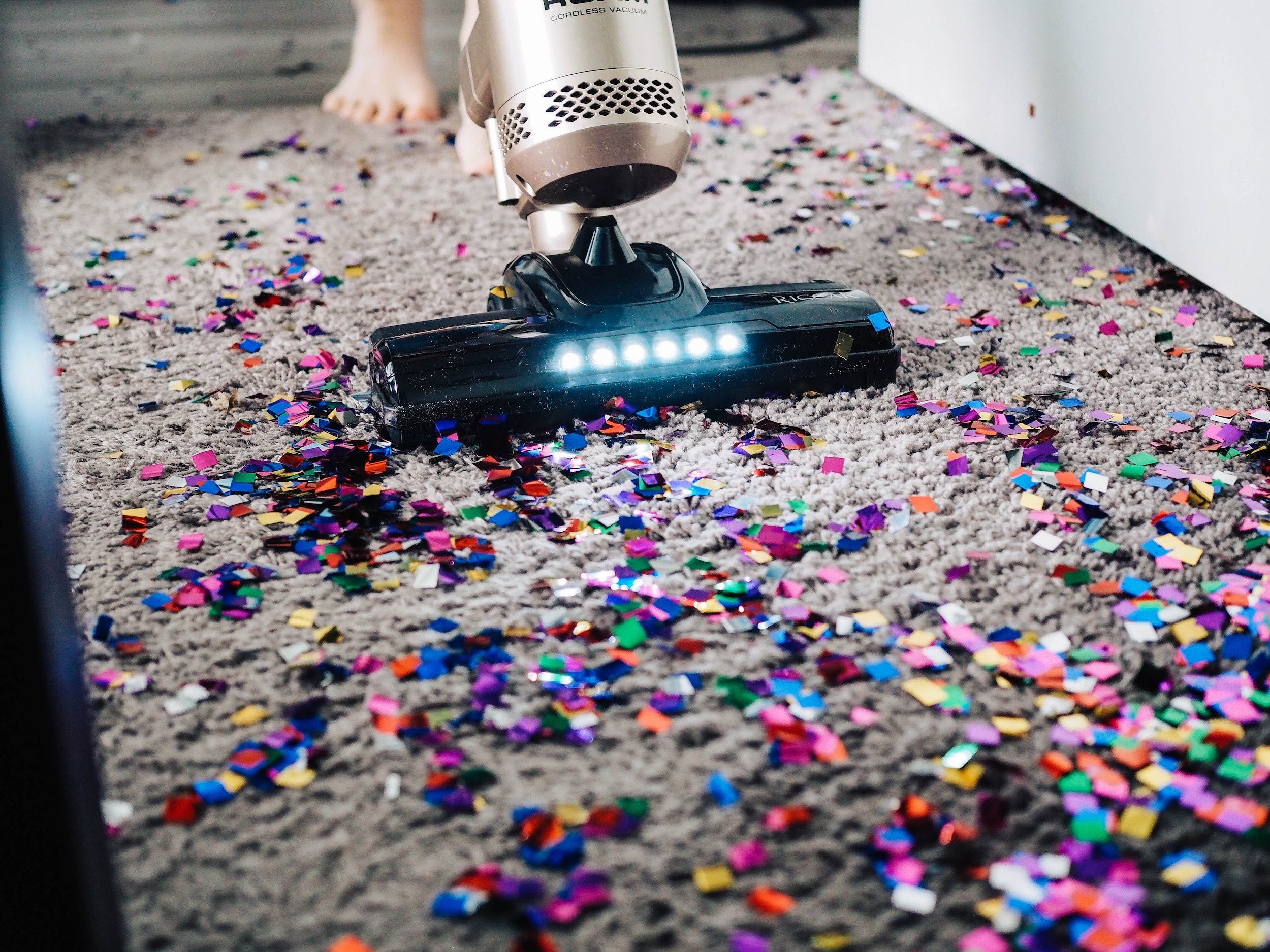 the-creative-exchange-vacuum-confetti-party-mess